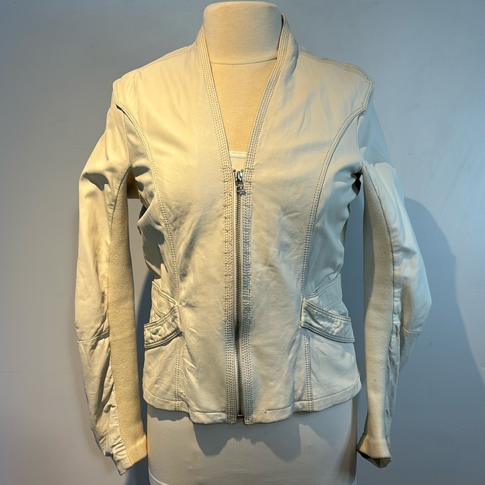 Women’s Danier ivory leather jacket stretch cotton under arm detail size Med